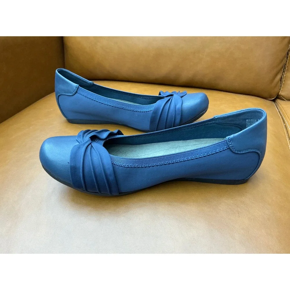 Baretraps Marcie Flats Womens 9 Navy Memory Foam Pleated Round Toe
